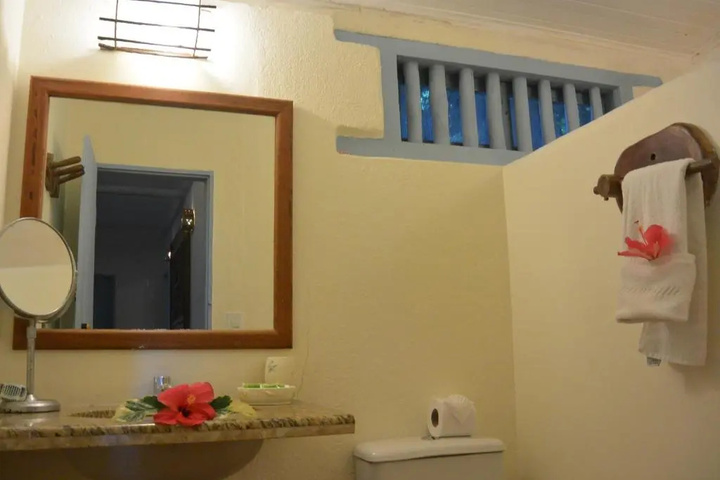 Room 5 of 13