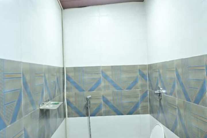 Room 8 of 12