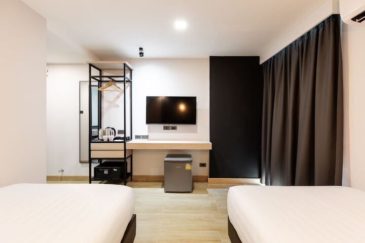 Room 16 of 44