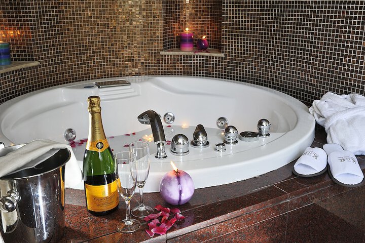 Hot Tub 51 of 106