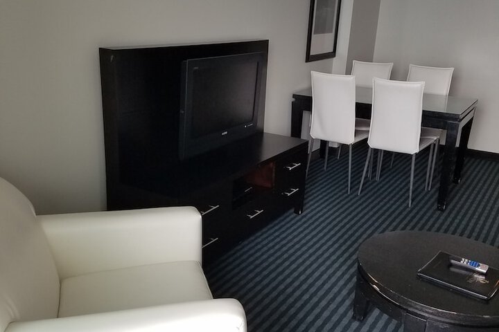 Room 73 of 190