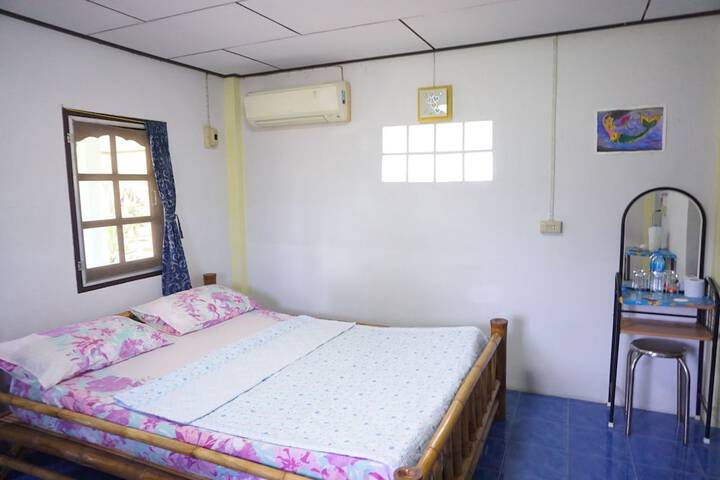 Room 53 of 104