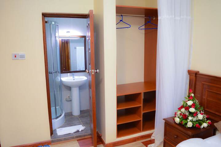 Room 14 of 27