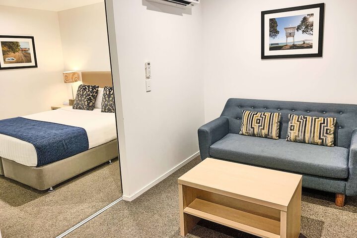 Room 21 of 68