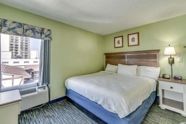 Room 27 of 29
