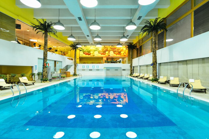 Hotel with Pool