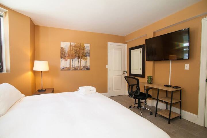 Room 9 of 27