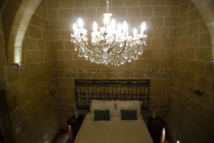 Room 17 of 44