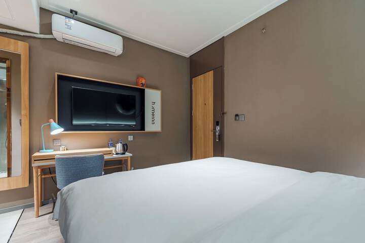 Room 19 of 32