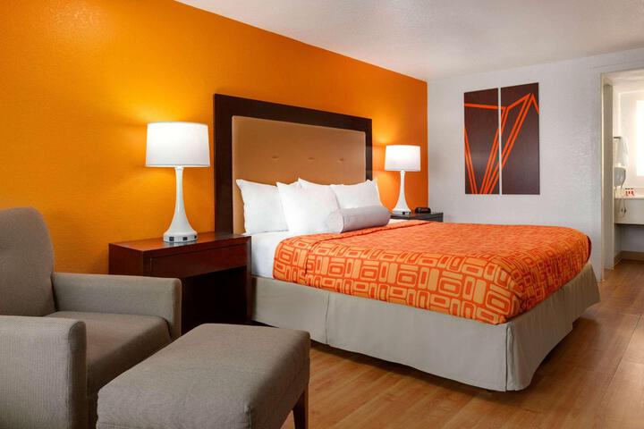 1 Queen Bed Mobility Accessible (1 of 14)