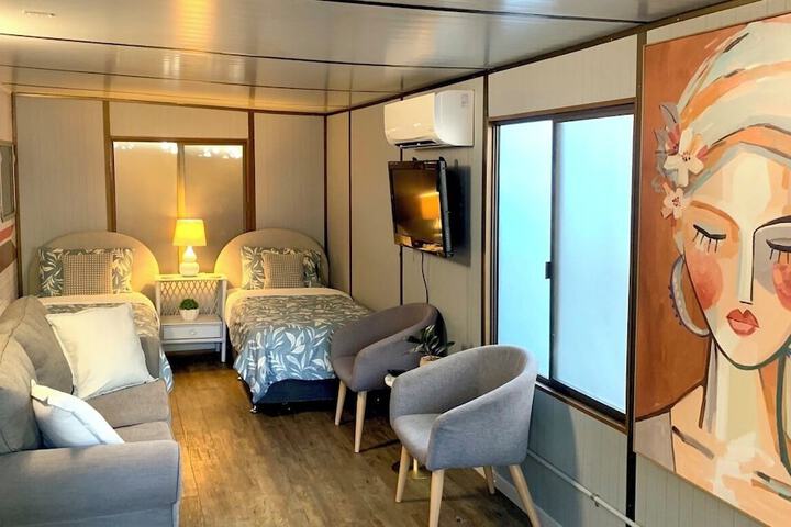 Room 40 of 135