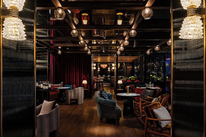 Lounge 203 of 239