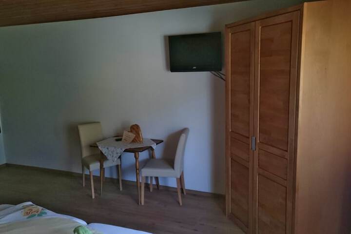 Room 8 of 61
