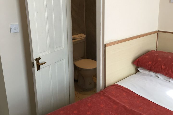 Room 15 of 80