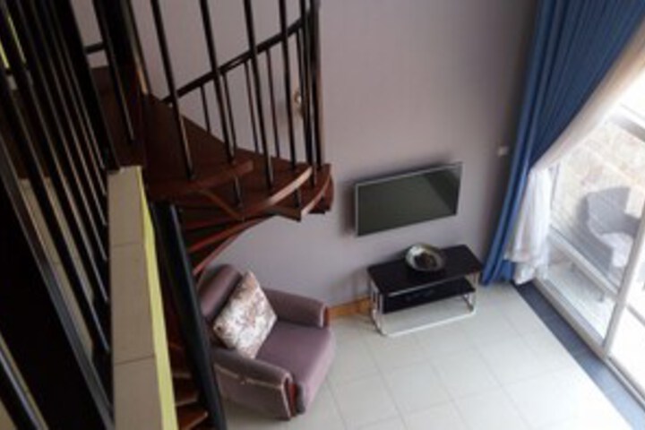 Room 10 of 30