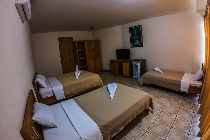 Room 9 of 19
