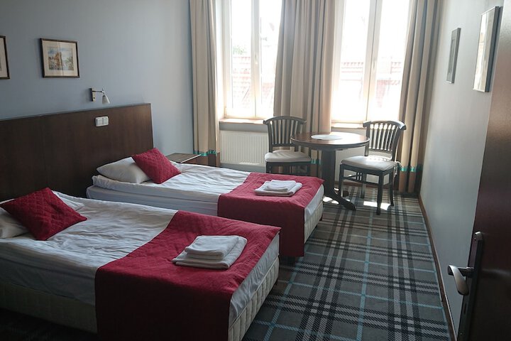 Room 5 of 105