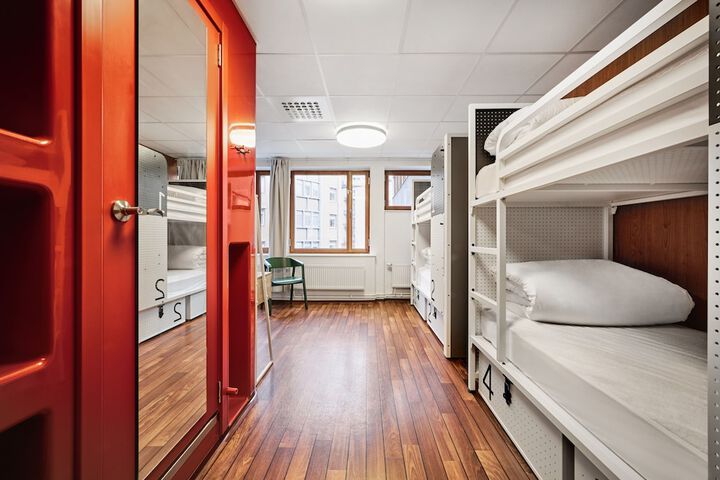 Room 8 of 65