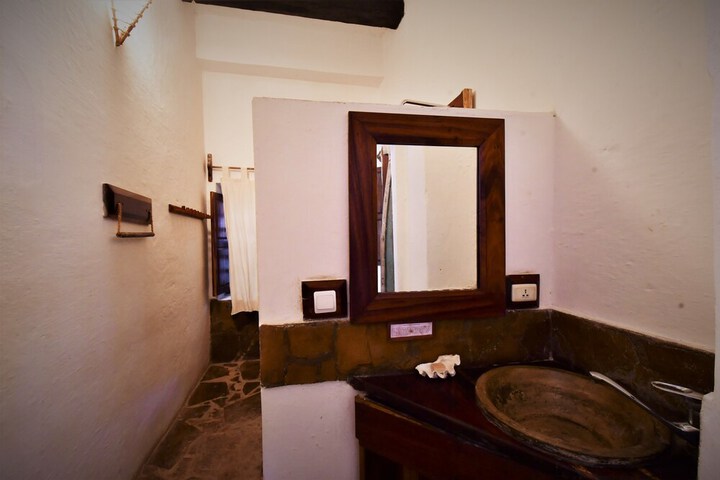 Room 47 of 99