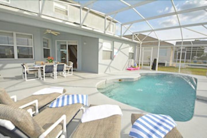 Pool 14 of 35