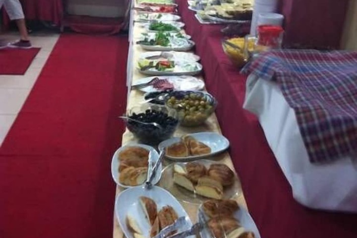 Dining 19 of 21