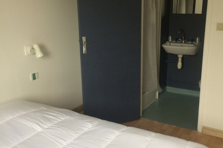 Room 5 of 22