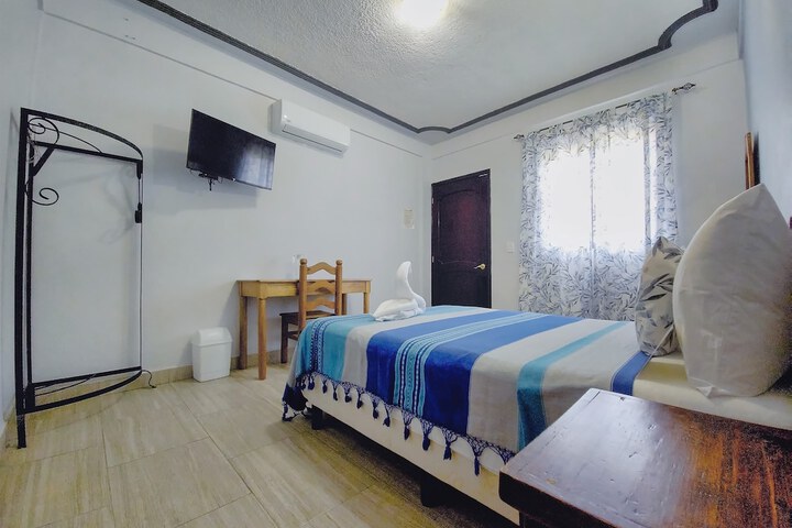 Room 13 of 30