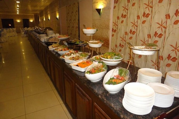 Dining 21 of 31