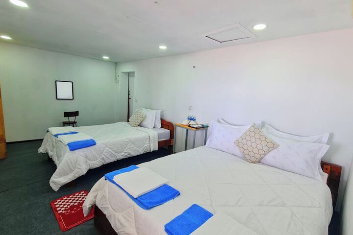Room 3 of 70