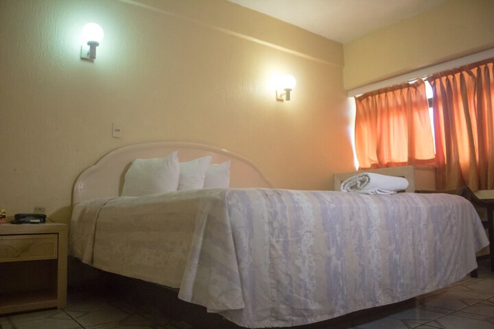 Room 6 of 53