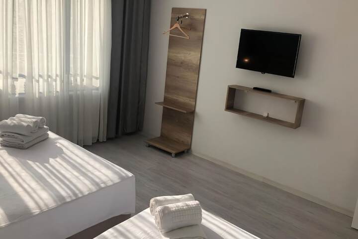 Room 13 of 42