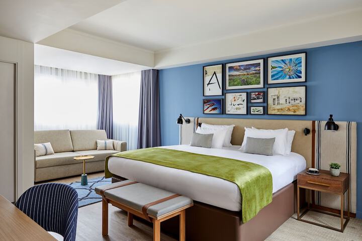Room 7 of 48