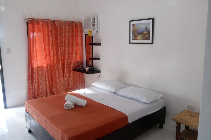 Room 3 of 33