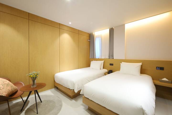Room 11 of 75