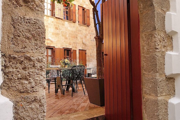 Hotel Exterior 218 of 223