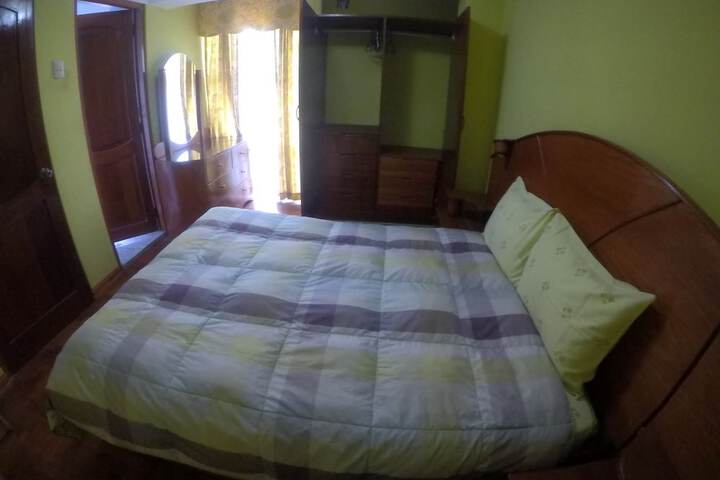 Room 6 of 14
