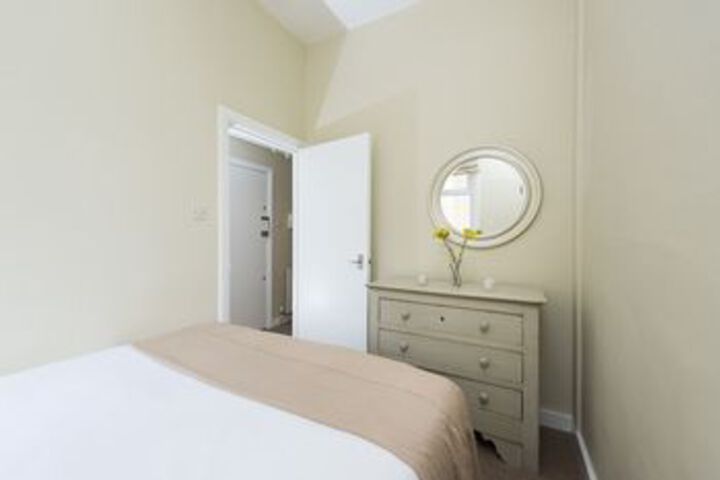 Room 9 of 24