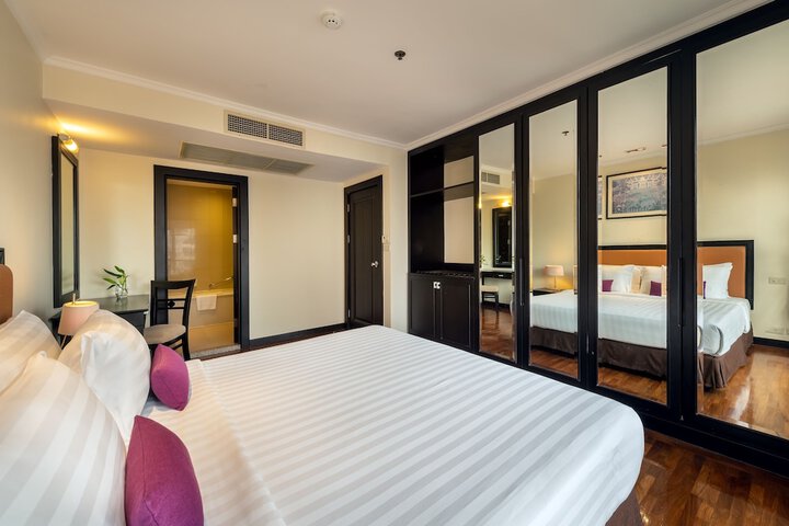 Room 19 of 119
