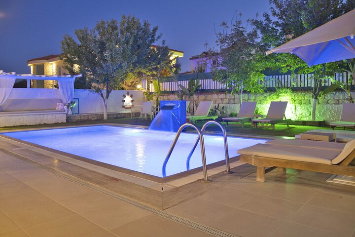 Pool 34 of 72