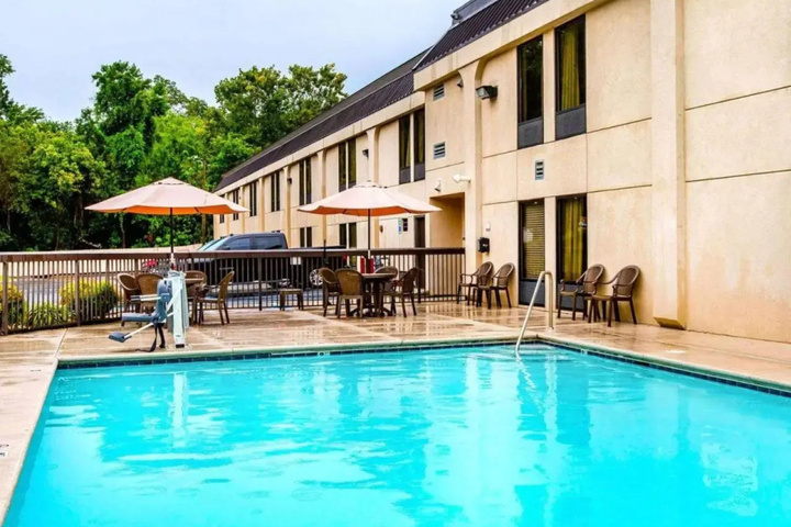 Pool 14 of 25