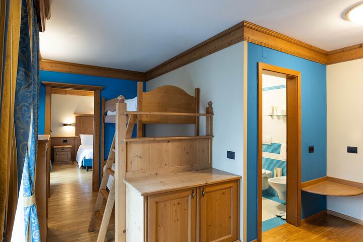 Room 22 of 55