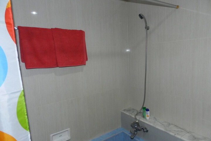 Room 185 of 259