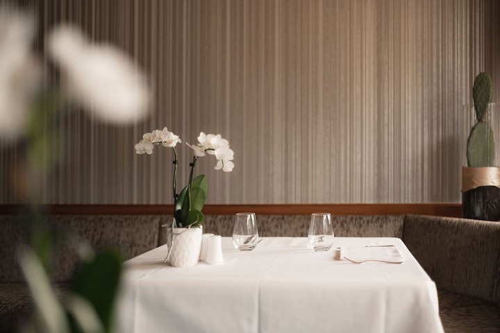 Dining 43 of 58
