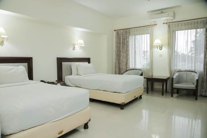 Room 4 of 34