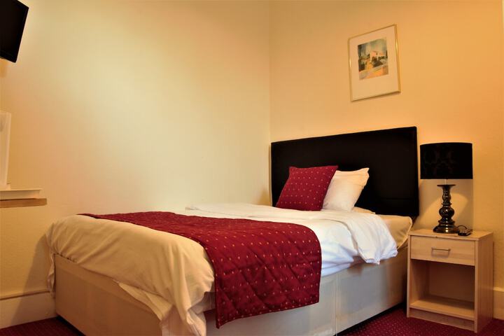 Room 3 of 47