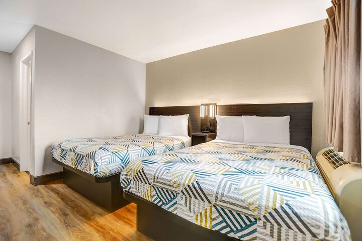 1 Double Bed Roll in Shower (5 of 11)