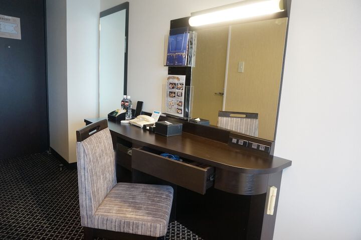 Room 6 of 115