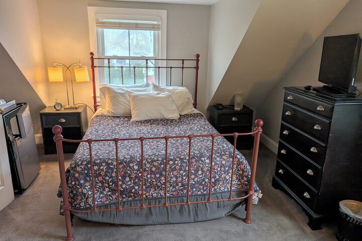 Room 28 of 89