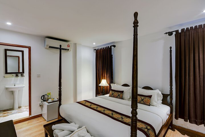 Room 21 of 38