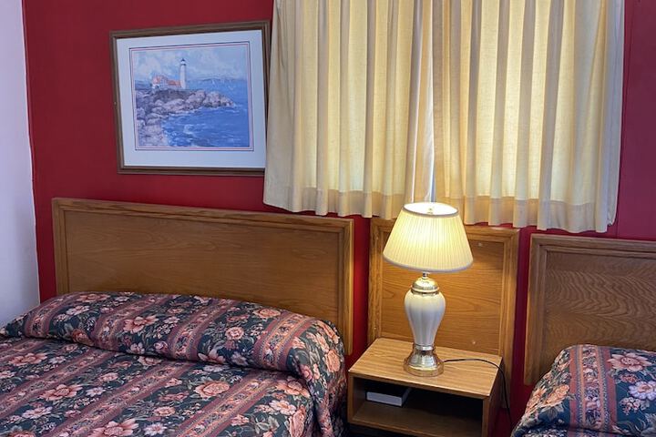 2 Double Beds (9 of 17)